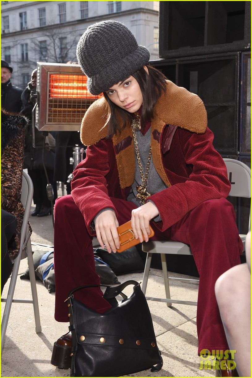 Kendall Jenner Rocks a Giant Hat for Marc Jacobs' NYFW Runway!