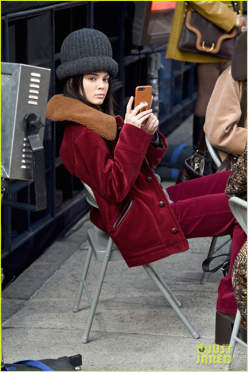 Kendall Jenner Rocks a Giant Hat for Marc Jacobs' NYFW Runway!