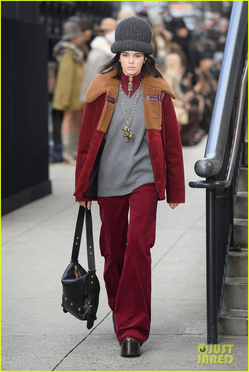 Kendall Jenner Rocks a Giant Hat for Marc Jacobs' NYFW Runway!