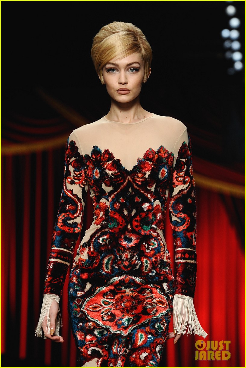 Gigi & Bella Hadid Go Vintage With Kendall Jenner on Moschino Runway