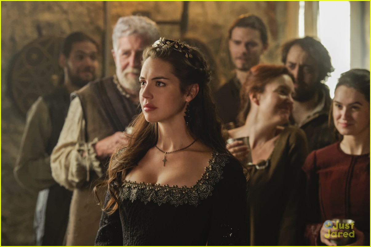 Mary Trusts No One on 'Reign's Season 4 Premiere - Sneak Peek!