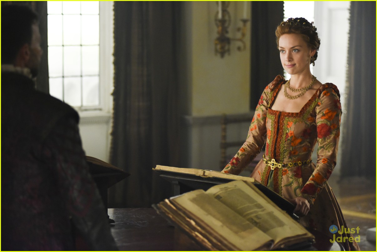 Adelaide Kane Dishes On Mary's Search For Power on 'Reign'