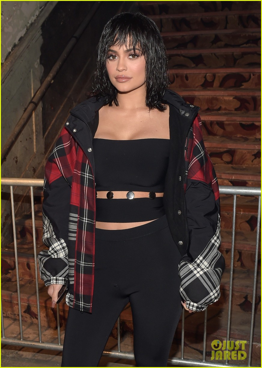 Kylie Jenner Rocks a Wig to Alexander Wang's Fashion Show