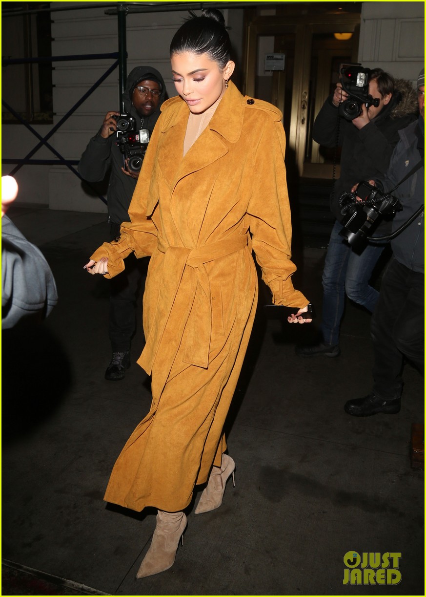 Kylie Jenner Rocks a Wig to Alexander Wang's Fashion Show
