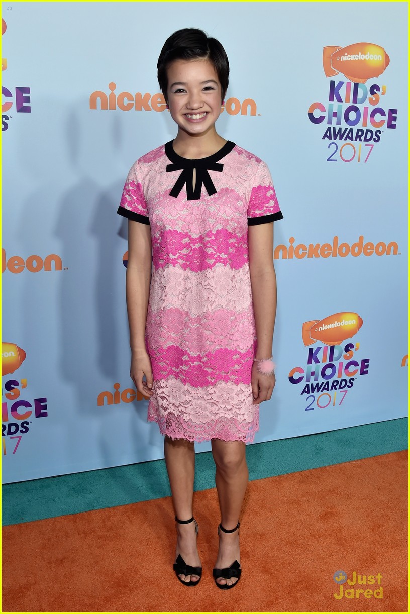 Skai Jackson & Peyton List Had a 'Jessie' Reunion with Cameron Boyce at KCAs 2017