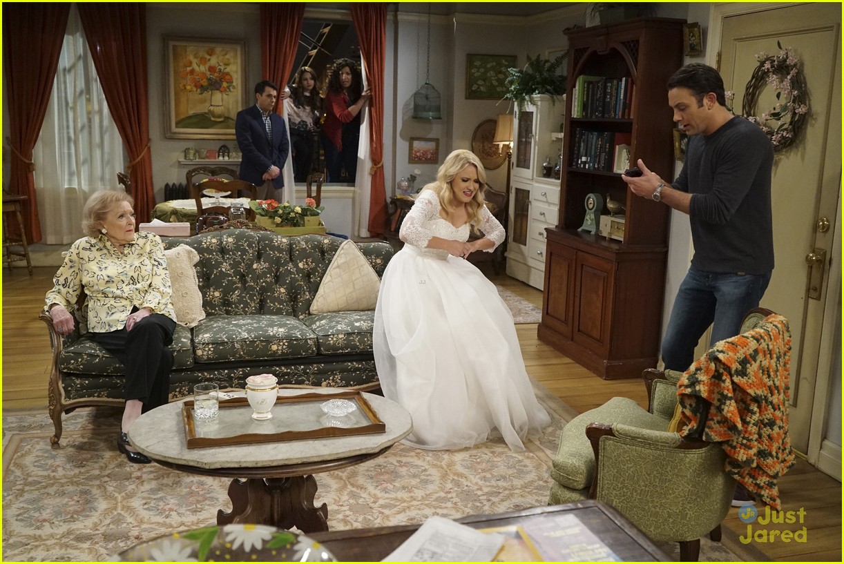 Emily Osment Is Back In THAT Wedding Dress For 'Young & Hungry'