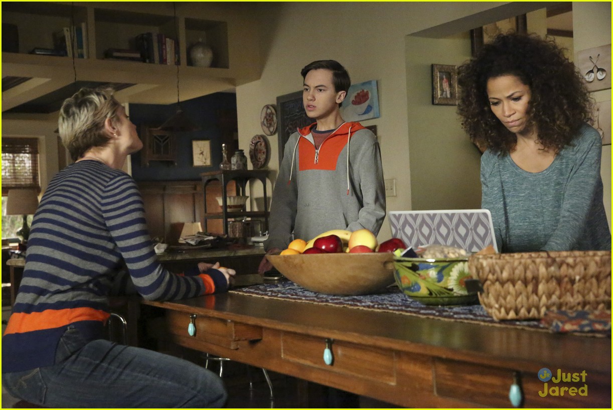 Stef & Lena Have An 'Epic Romantic' Moment Tonight on 'The Fosters'
