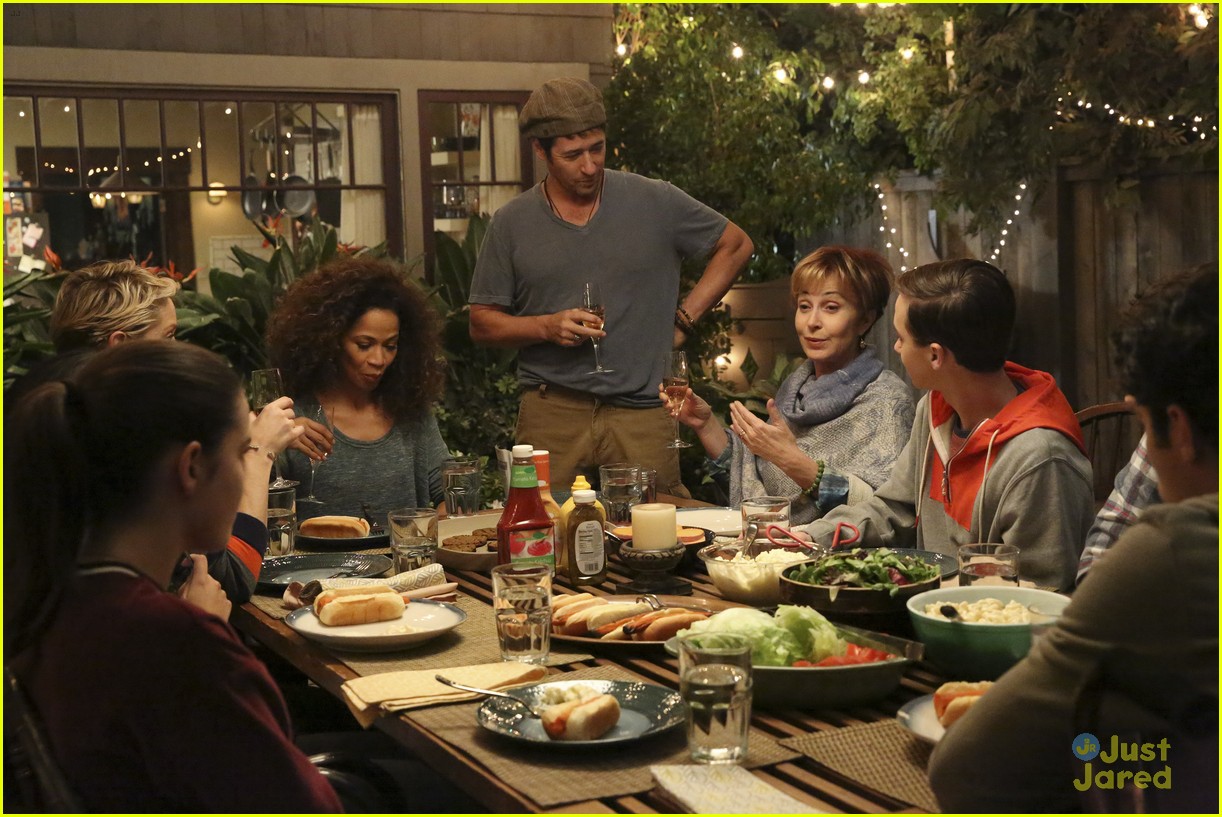 Stef & Lena Have An 'Epic Romantic' Moment Tonight on 'The Fosters'
