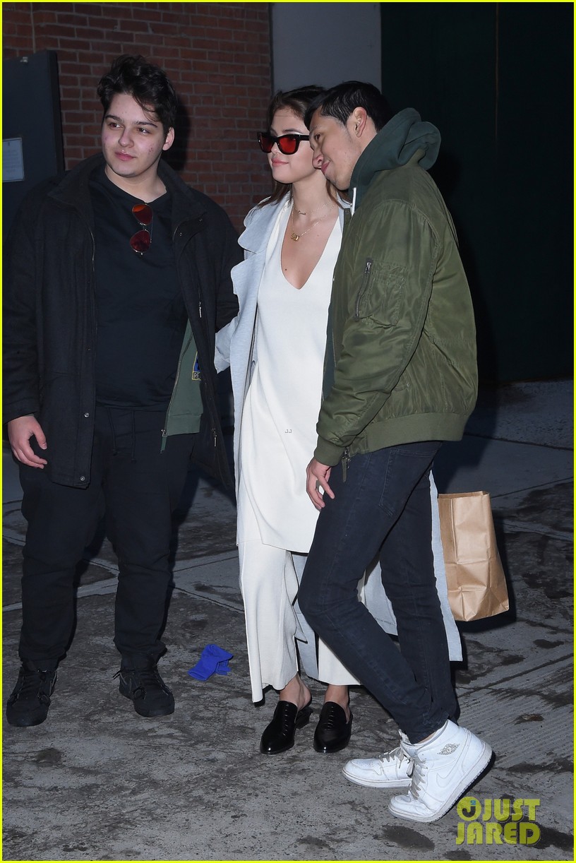 Selena Gomez Stops to Snap Photo With Fans After Visiting The Weeknd
