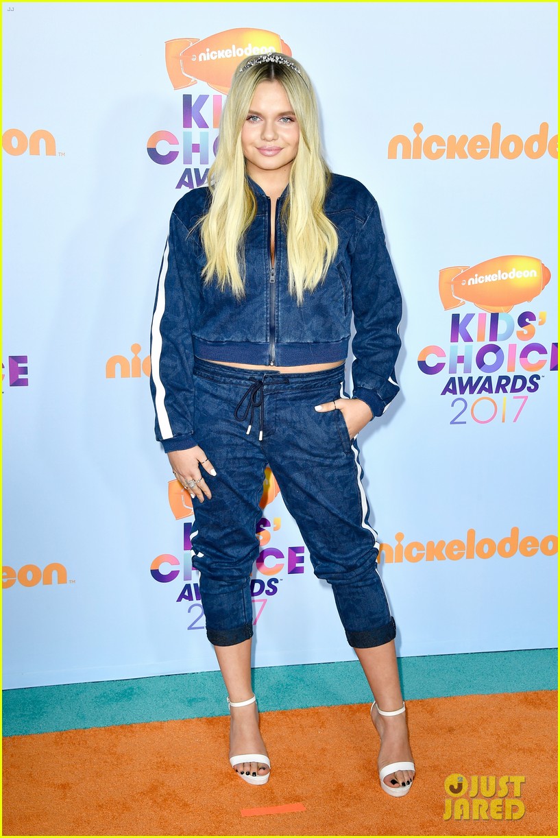 Bea Miller is 'Feelin Like a Dark Princess' at KCAs 2017
