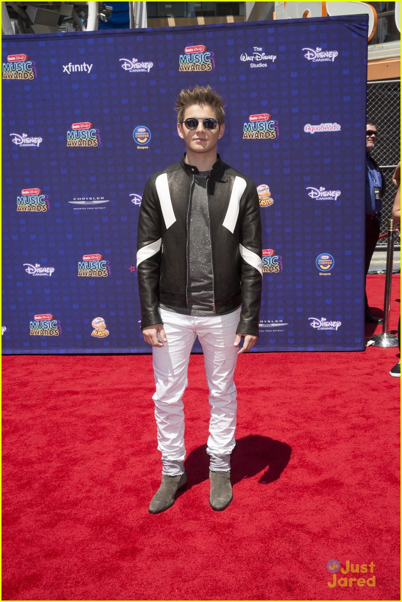 Stars You Didn't Know Were At The RDMAs 2017: Chloe Lukasiak, Lauren Taylor, Laurie Hernandez & More!