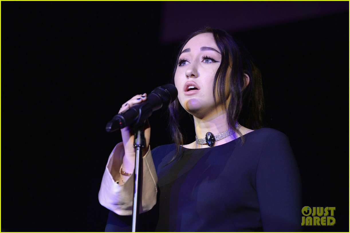 Noah Cyrus Jams Out To iCarly Theme Song on Musical.ly!