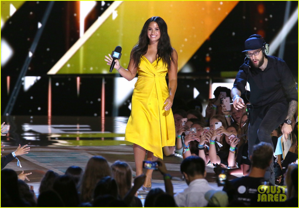 Demi Lovato is a Golden Goddess at WE Day 2017