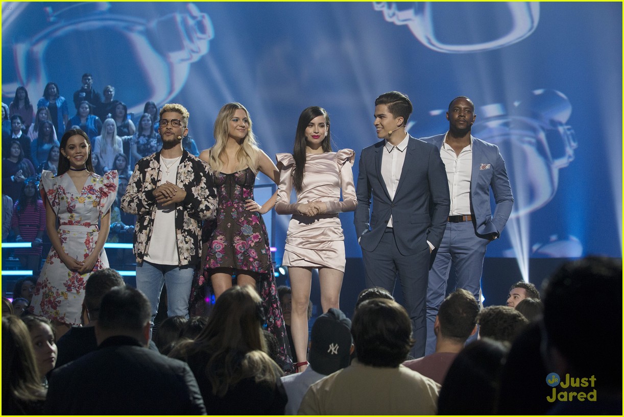 Sofia Carson, Kelsea Ballerini & Jenna Ortega Are Hostesses With The Mostess at RDMAs 2017