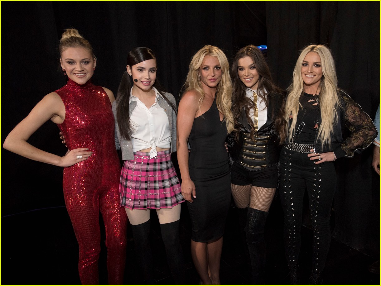 Kelsea Ballerini, Sofia Carson, & Hailee Steinfeld Perform Britney Spears Tribute at RDMAs