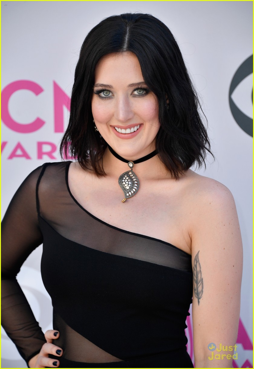Country Cutie Tegan Marie Is Super Cute at ACM Awards 2017