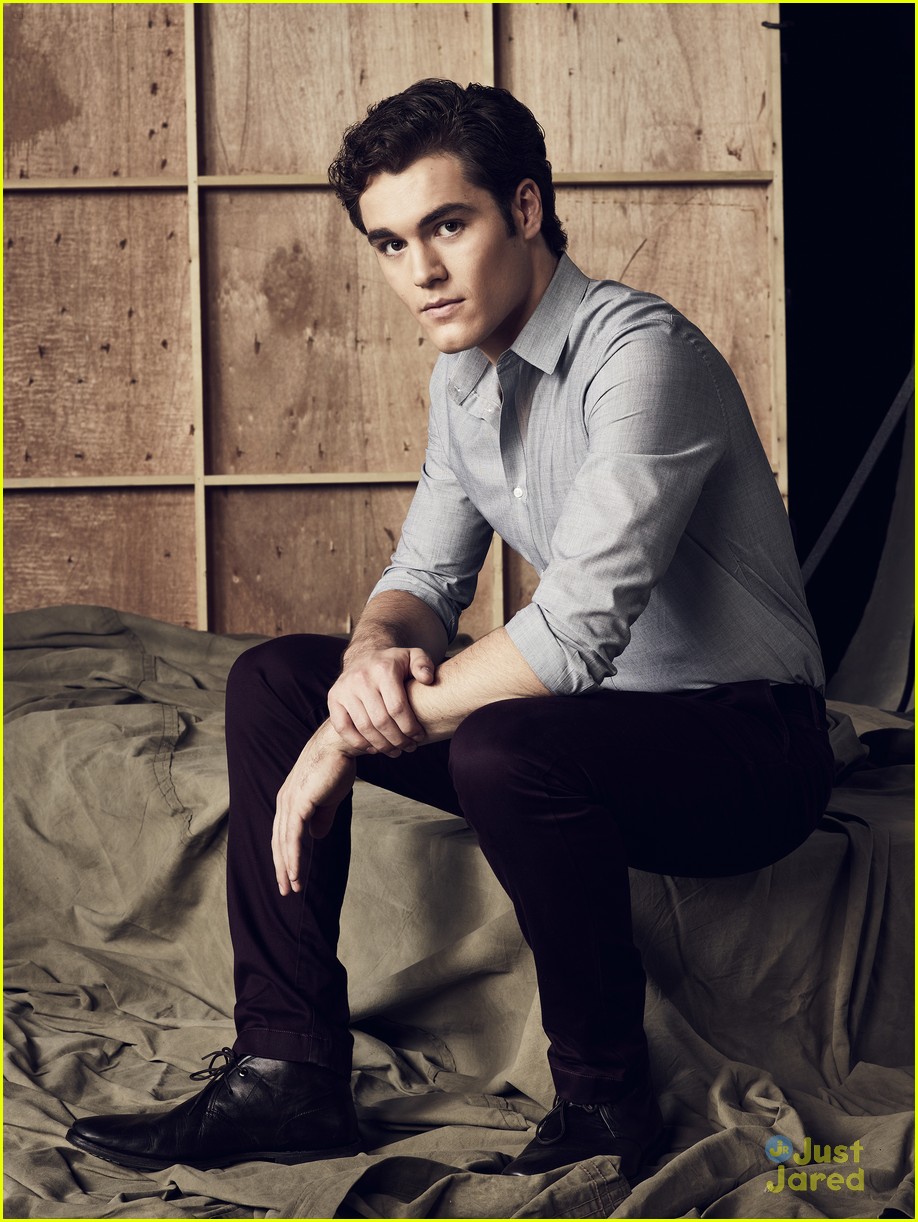 4 Things You Definitely Didn't Know About 'Famous in Love's Charlie DePew