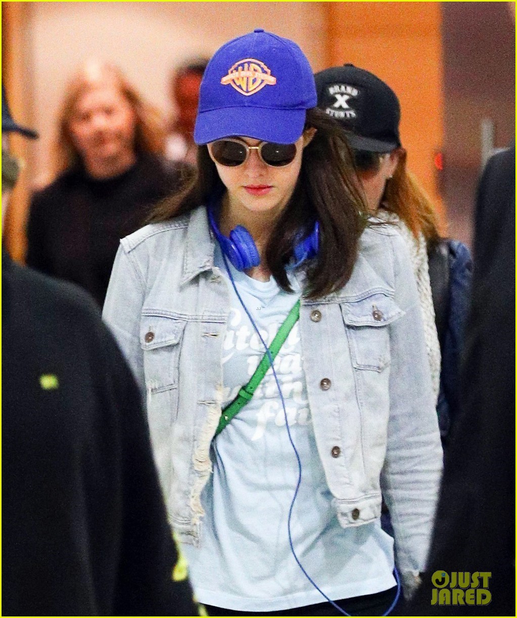 Zac Efron Calls Alexandra Daddario His 'Bae Babe' While En Route to Australia!