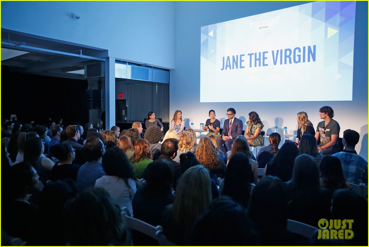 Gina Rodriguez Calls This 'Jane the Virgin' Moment 'The Worst Experience' as an Actor