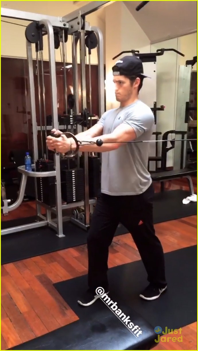 Gregg Sulkin Shows Off His 'Runaways' Workout on Instagram