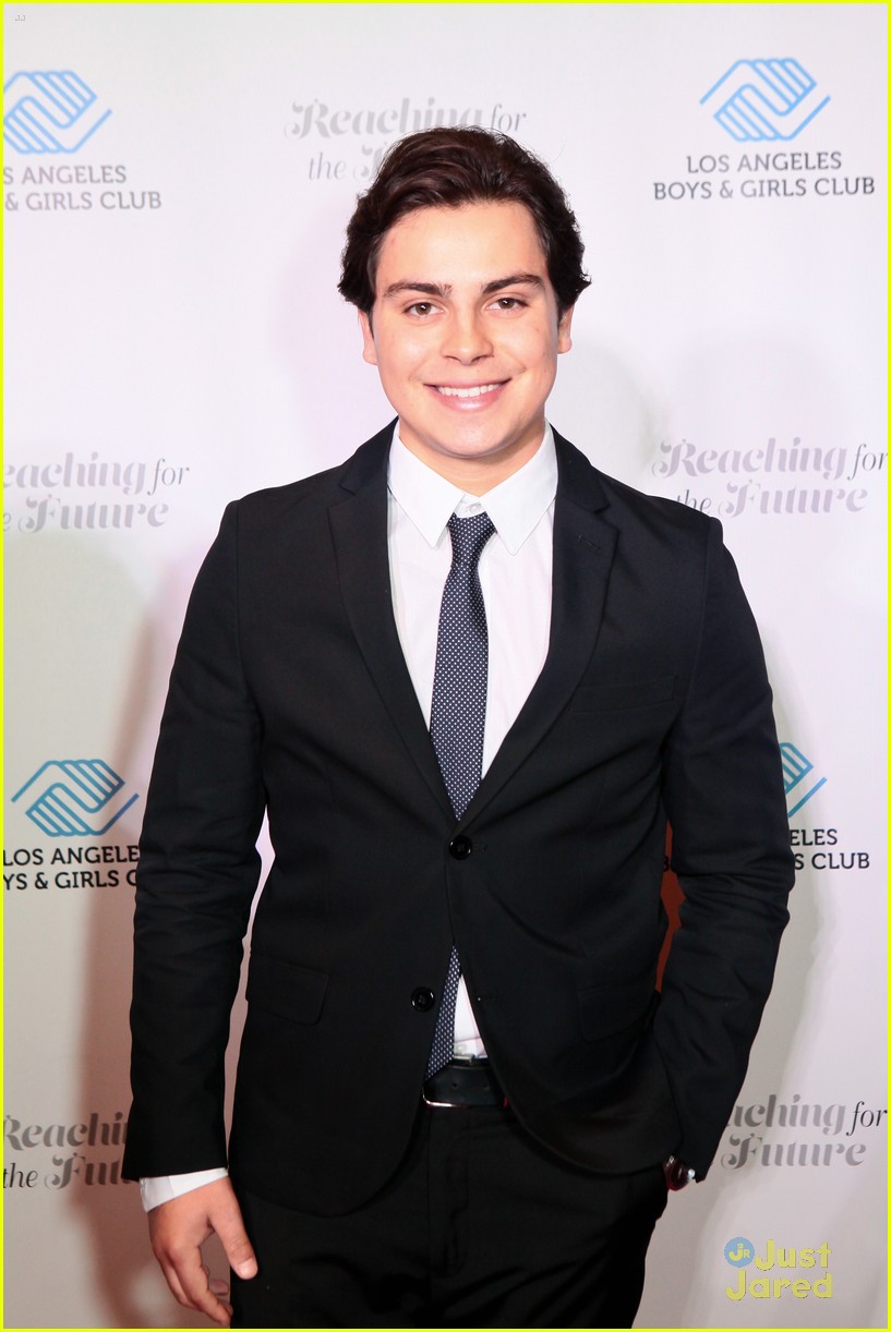Jake T. Austin Suits Up Sharp For The LA Boys & Girls Club Benefit Dinner