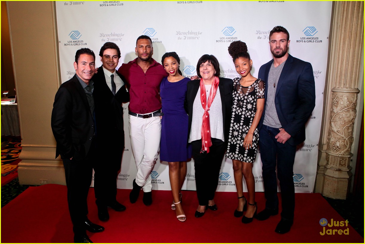 Jake T. Austin Suits Up Sharp For The LA Boys & Girls Club Benefit Dinner