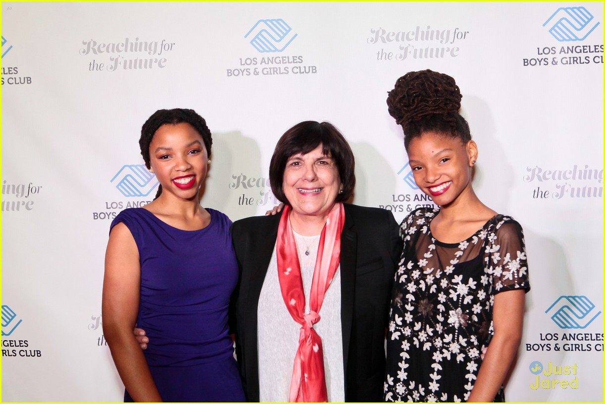 Jake T. Austin Suits Up Sharp For The LA Boys & Girls Club Benefit Dinner