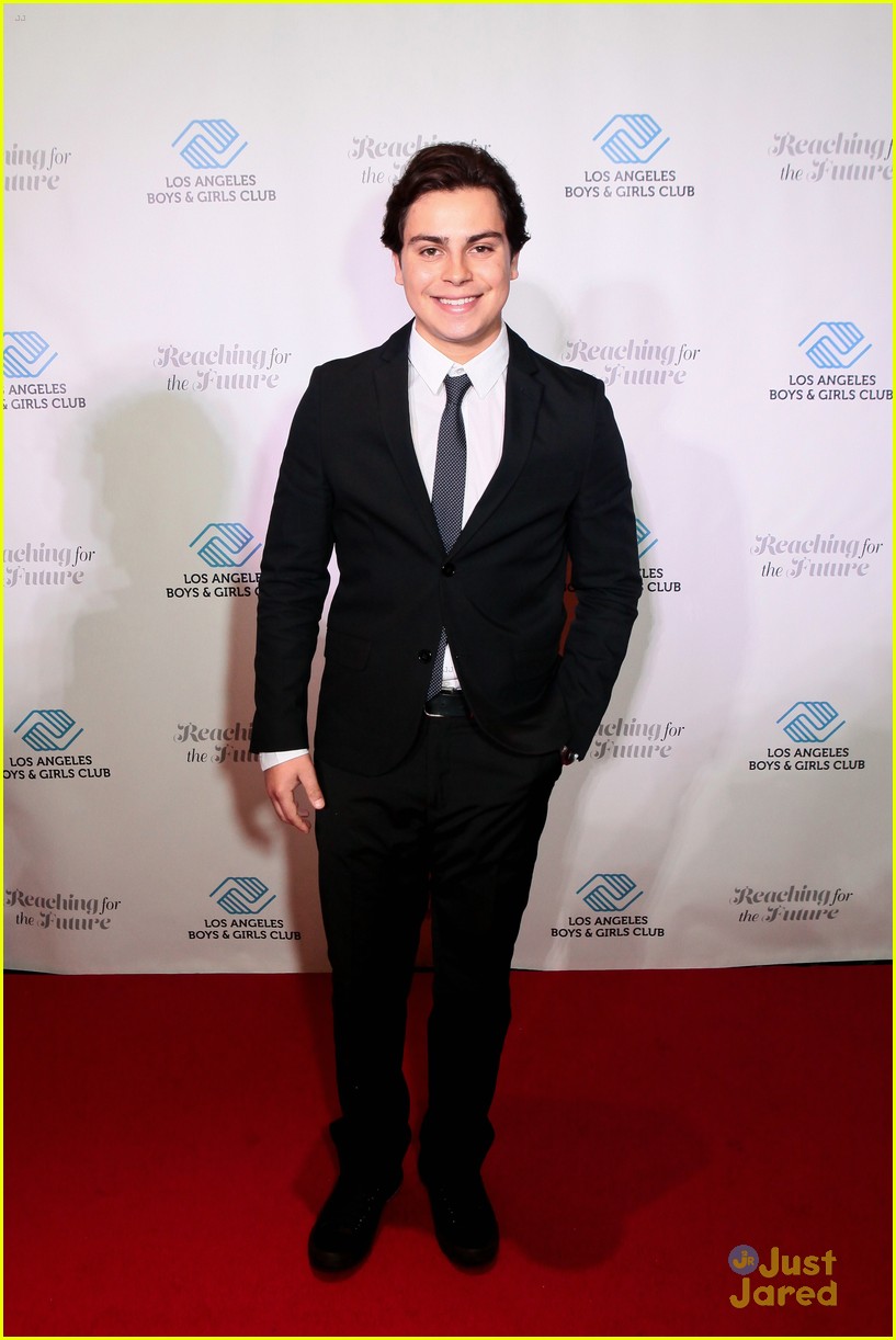 Jake T. Austin Suits Up Sharp For The LA Boys & Girls Club Benefit Dinner