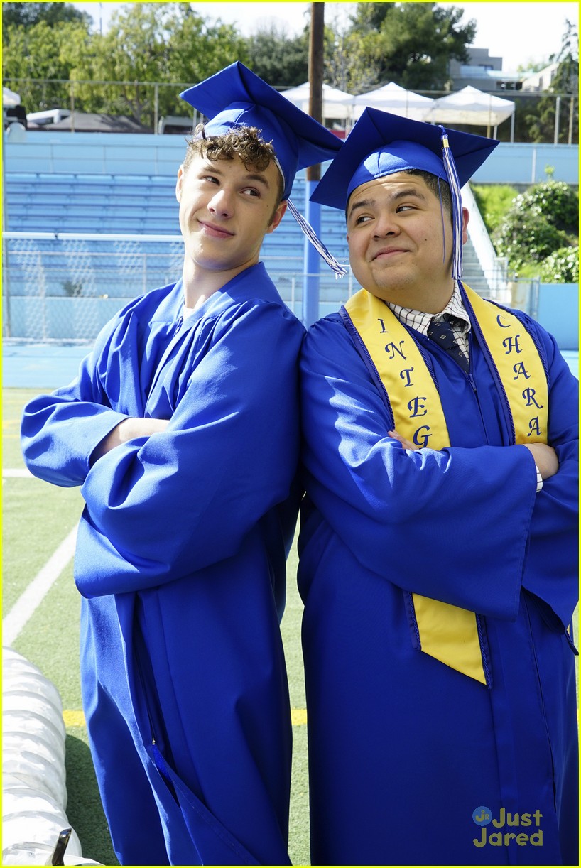 Rico Rodriguez & Nolan Gould Graduate on 'Modern Family's Season Finale!