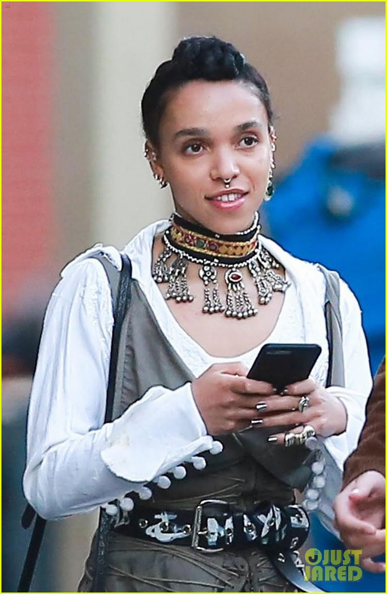 Robert Pattinson Celebrates Birthday With Fiancee FKA Twigs