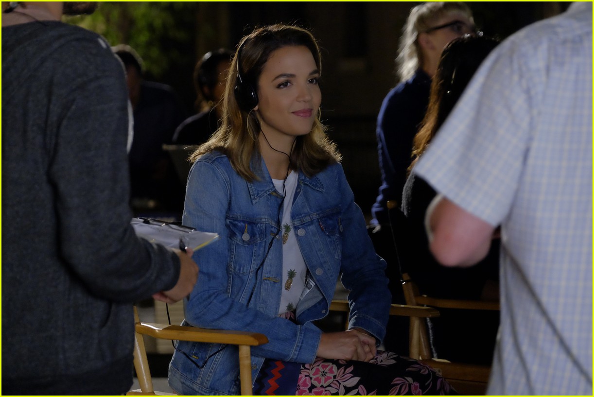Rainer Asks Paige Out On Date On Tonight's 'Famous in Love'