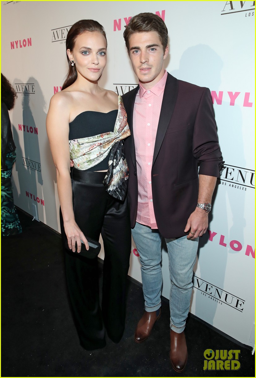 Bella Thorne Debuts New Blonde Hair at Nylon Young Hollywood Party