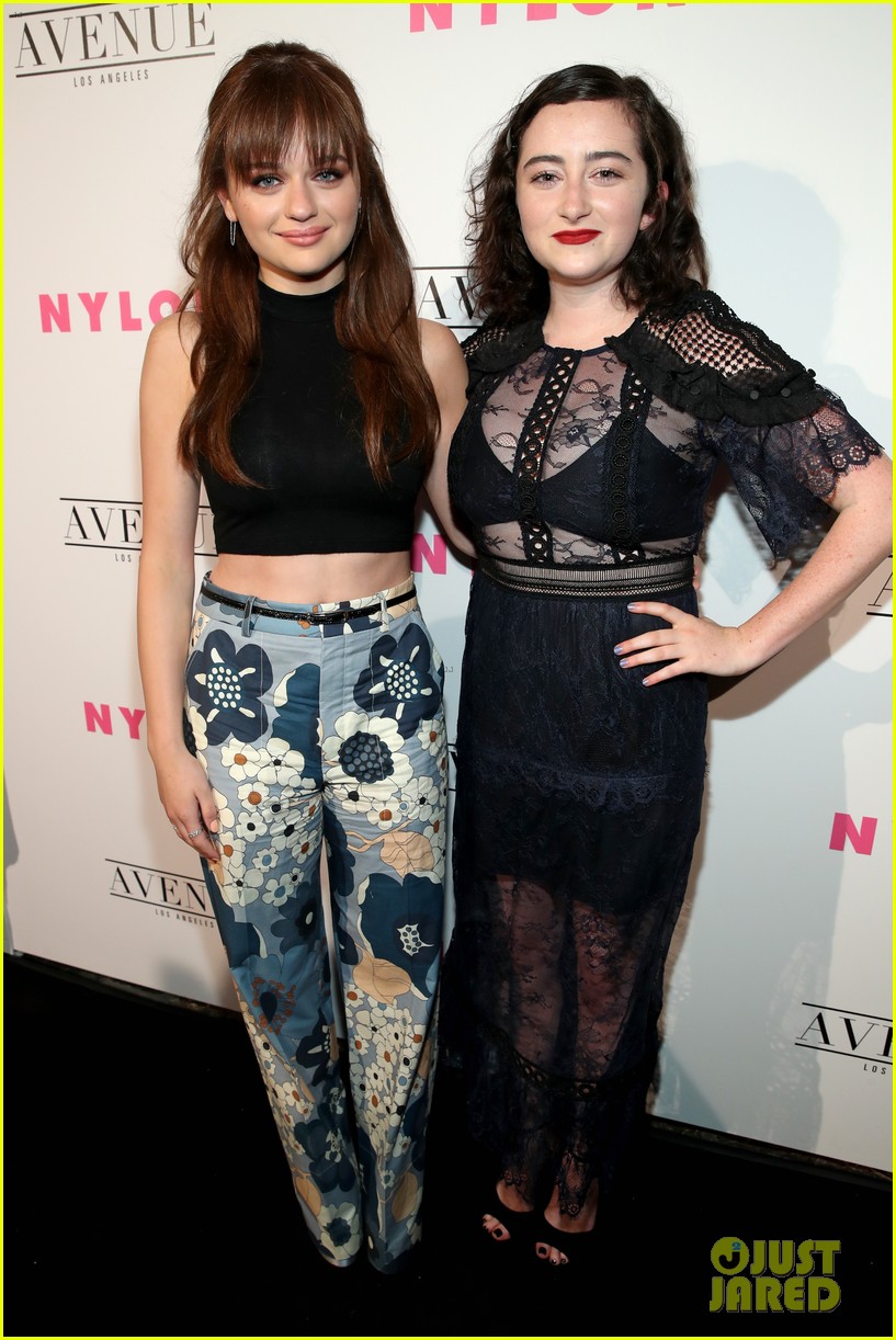 Bella Thorne Debuts New Blonde Hair at Nylon Young Hollywood Party