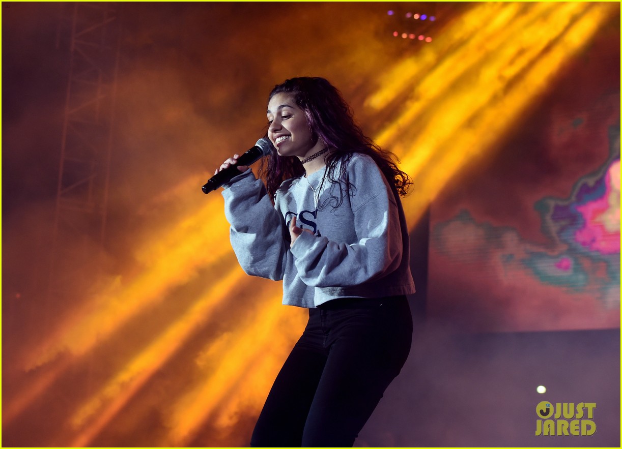 Hailee Steinfeld & Alessia Cara Bring Girl Power to Wango Tango 2017