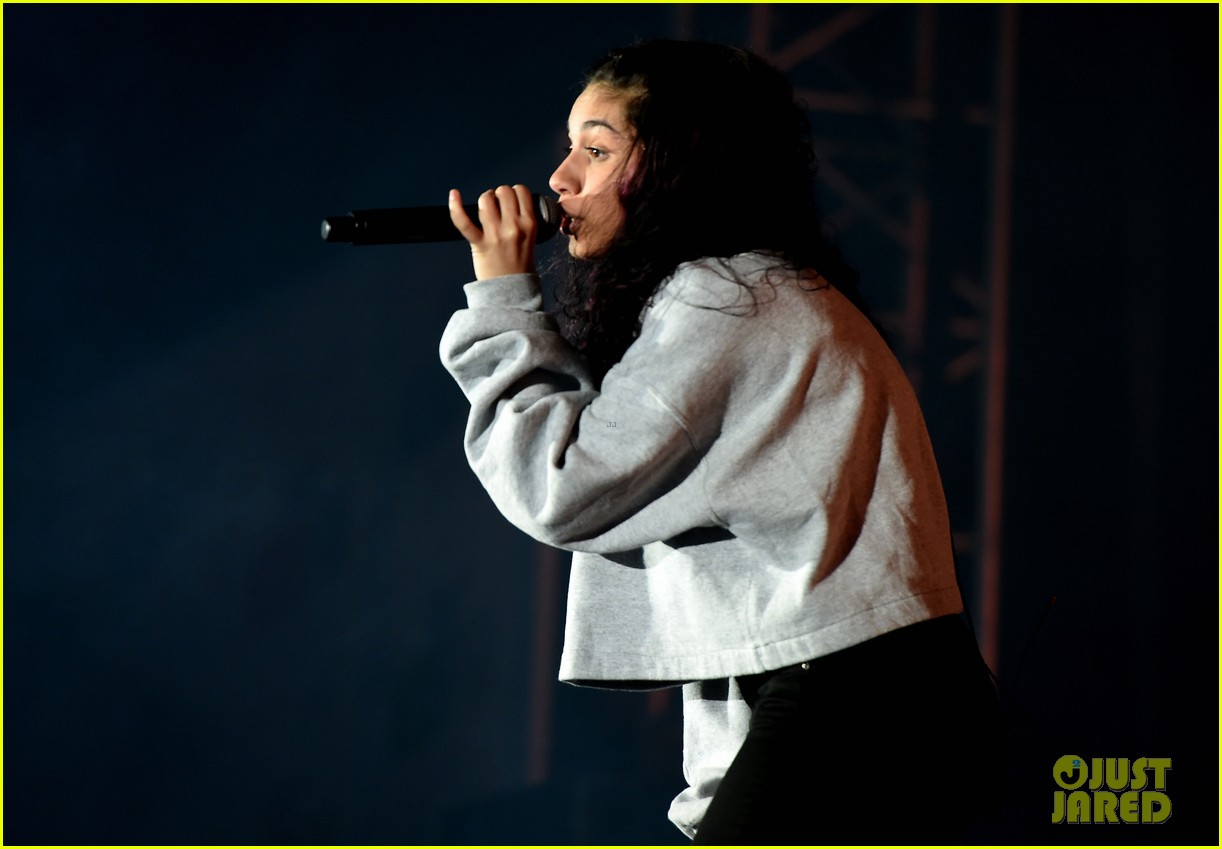 Hailee Steinfeld & Alessia Cara Bring Girl Power to Wango Tango 2017