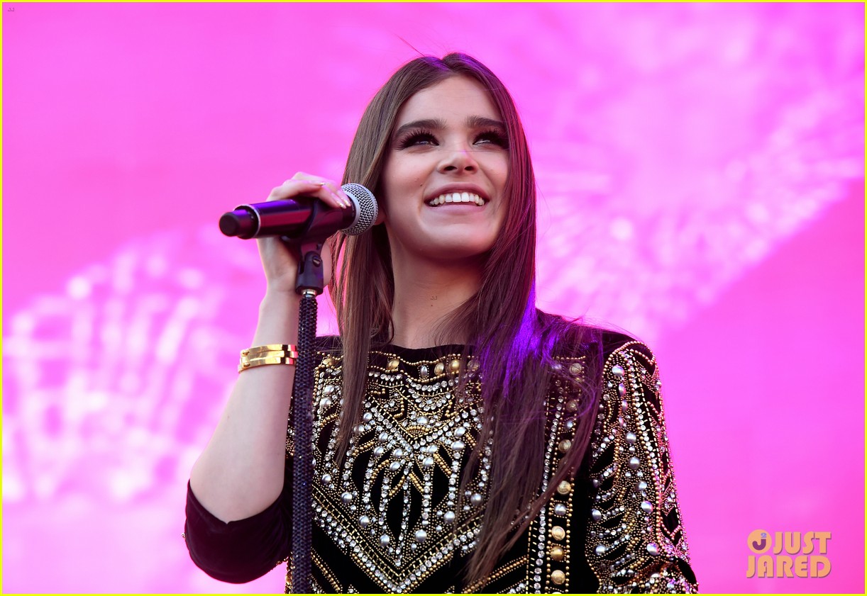 Hailee Steinfeld & Alessia Cara Bring Girl Power to Wango Tango 2017