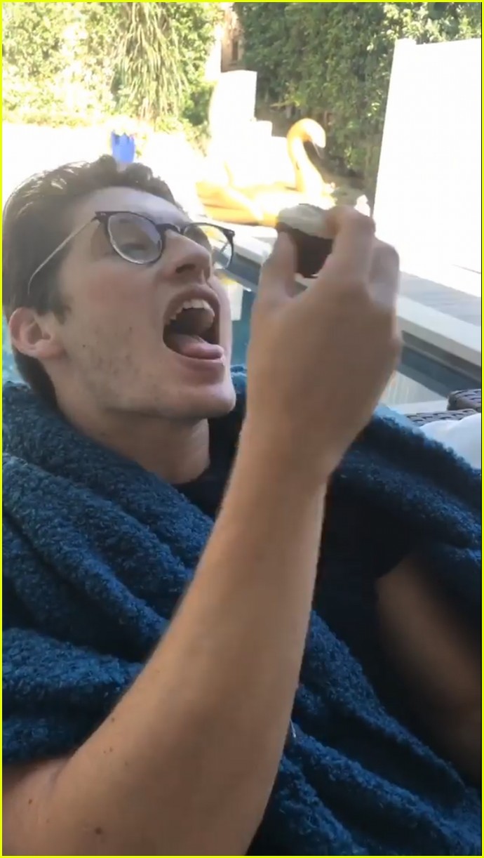Bella Thorne & Gregg Sulkin Spend Two Days in Row Together