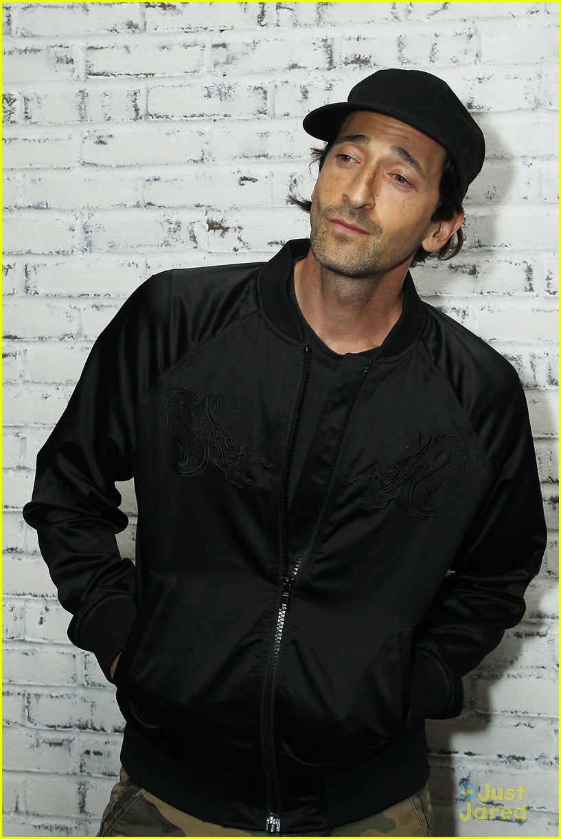 Ansel Elgort Couples Up With Girlfriend Violetta Komyshan For 'Baby Driver' NYC Screening