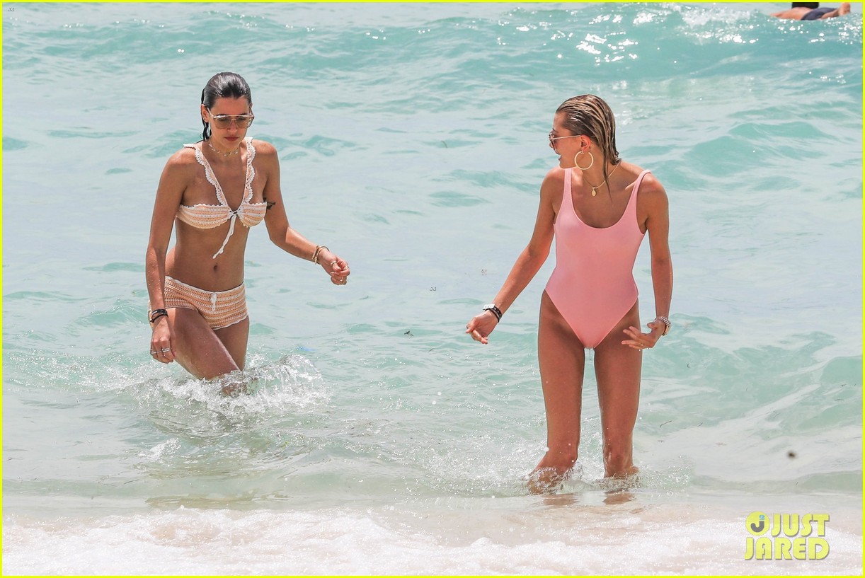 Hailey Baldwin Is Pretty in Pink at the Beach!