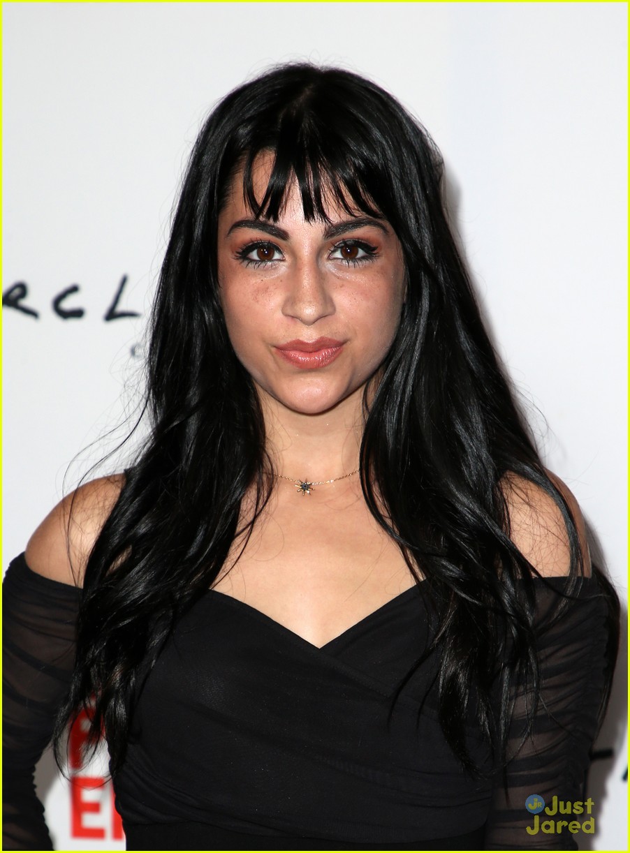 Bella Thorne Brings Her Bright Pink Hair to 'You Get Me' Screening