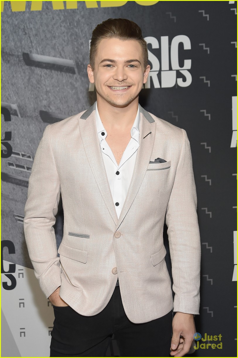 Kelsea Ballerini & Hunter Hayes Bring Their Baes To CMT Music Awards 2017