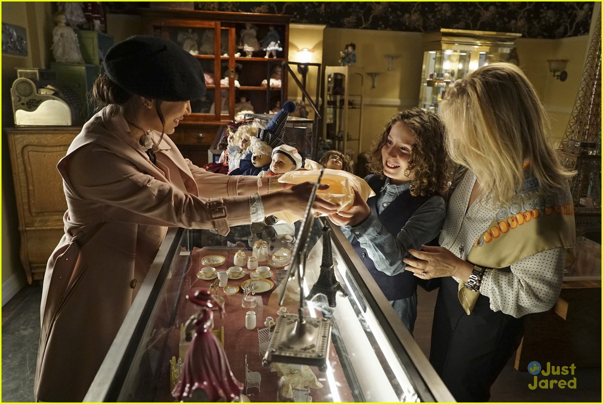 Mona Vanderwaal Had The Perfect Ending on 'Pretty Little Liars' Series Finale, Janel Parrish Says