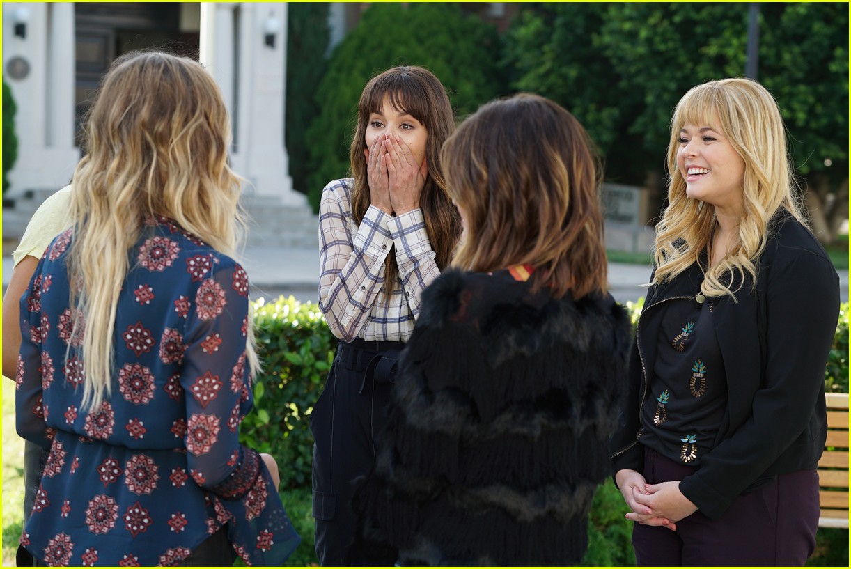 'Pretty Little Liars' Finale Has 'Almost Three Endings,' Marlene King Says