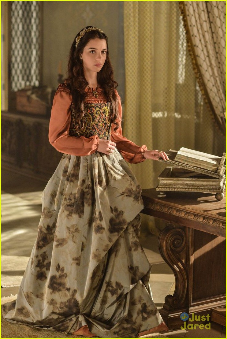 Adelaide Kane Reveals Her Absolute Favorite Costumes on 'Reign' (Exclusive)