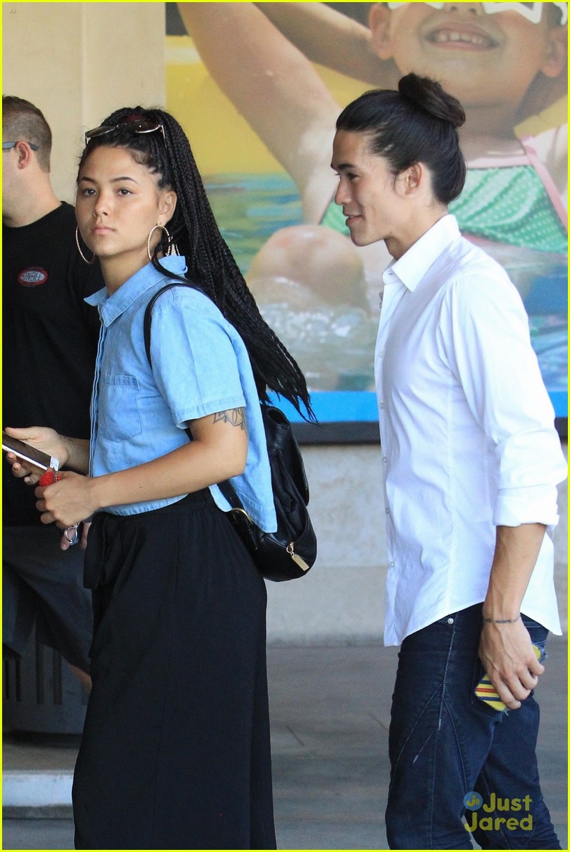 'Descendants 2' Star Booboo Stewart Happily Signs Autographs For Fans