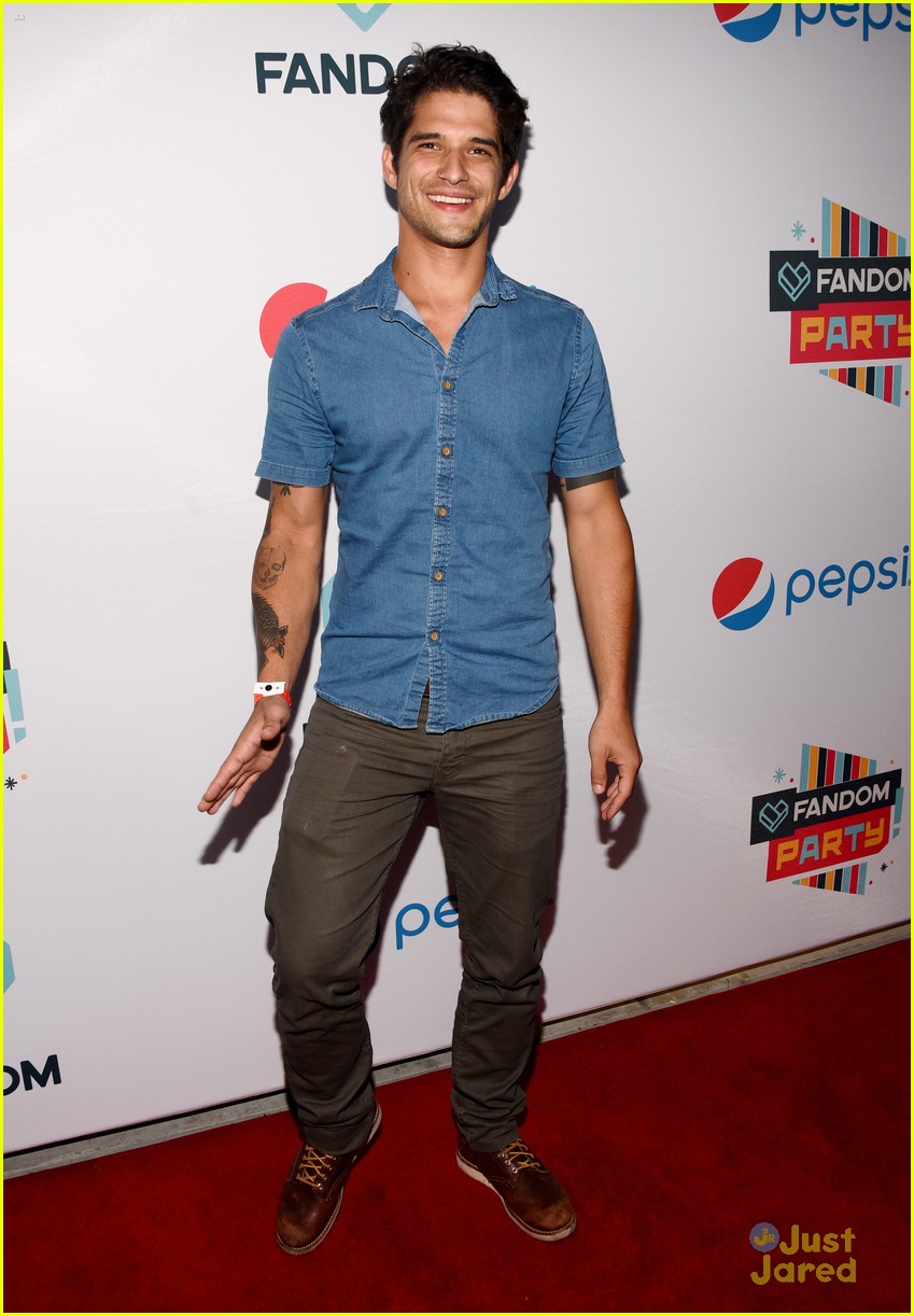 'Shadowhunters' 'Teen Wolf' & 'Stitchers' Casts Party It Up at Comic-Con 2017