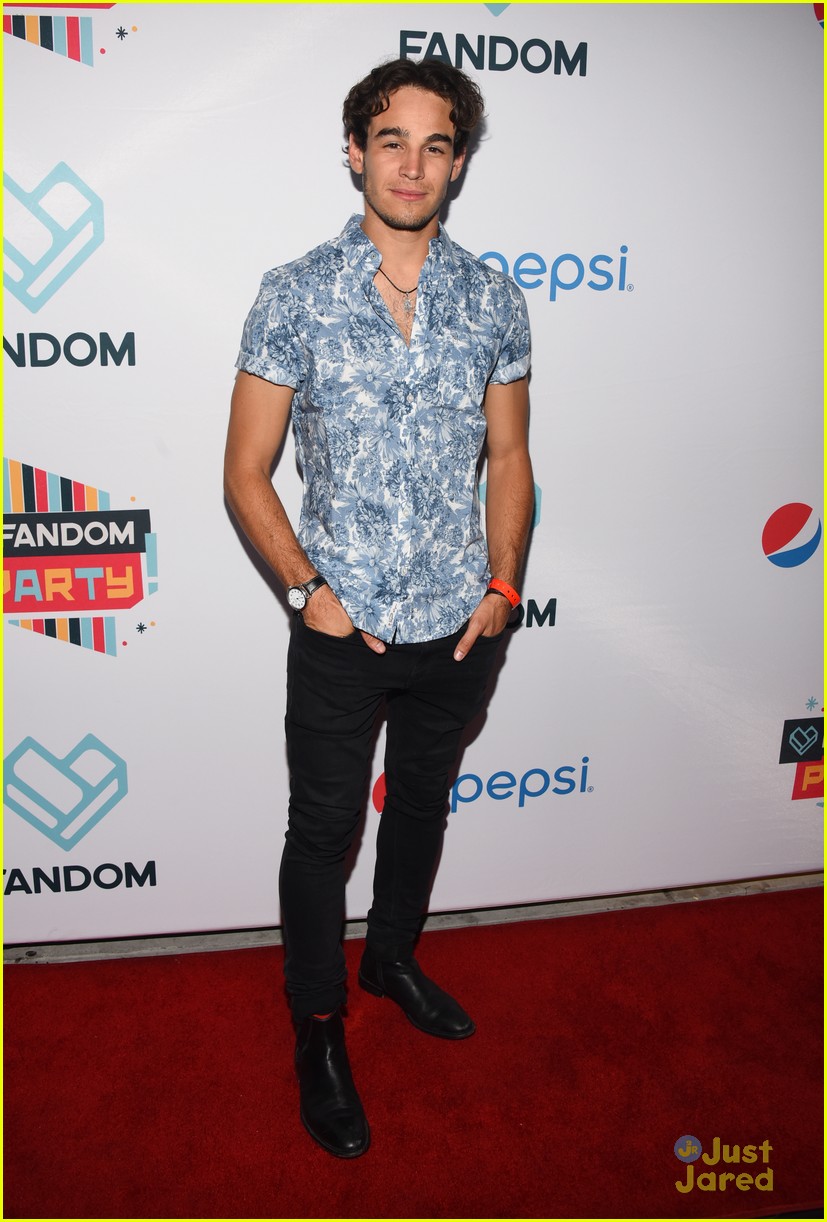 'Shadowhunters' 'Teen Wolf' & 'Stitchers' Casts Party It Up at Comic-Con 2017