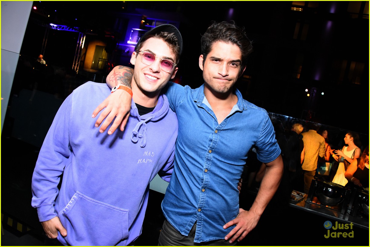 'Shadowhunters' 'Teen Wolf' & 'Stitchers' Casts Party It Up at Comic-Con 2017