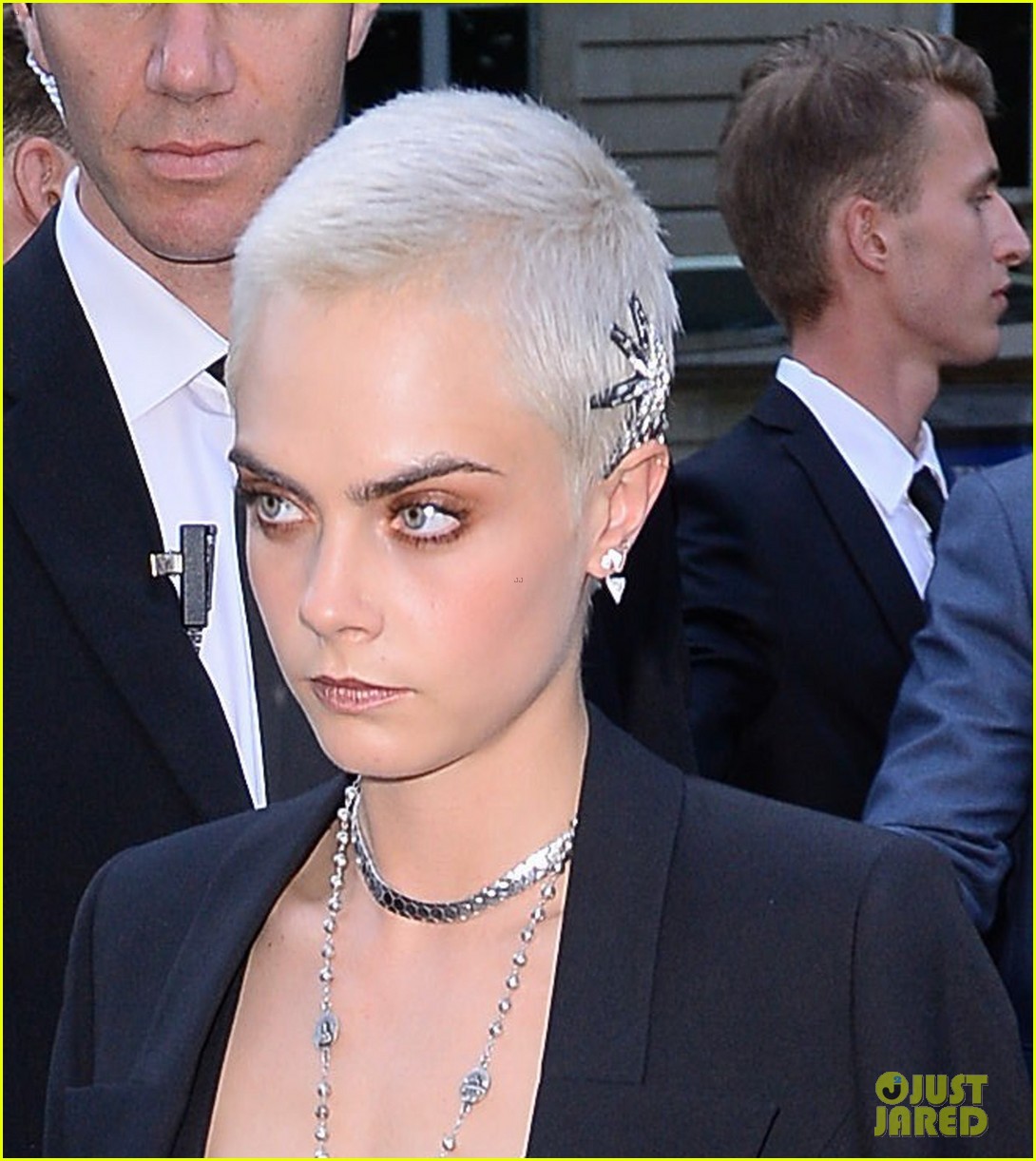 Cara Delevingne Wears Dazzling Head Jewels at Vogue Party 2017