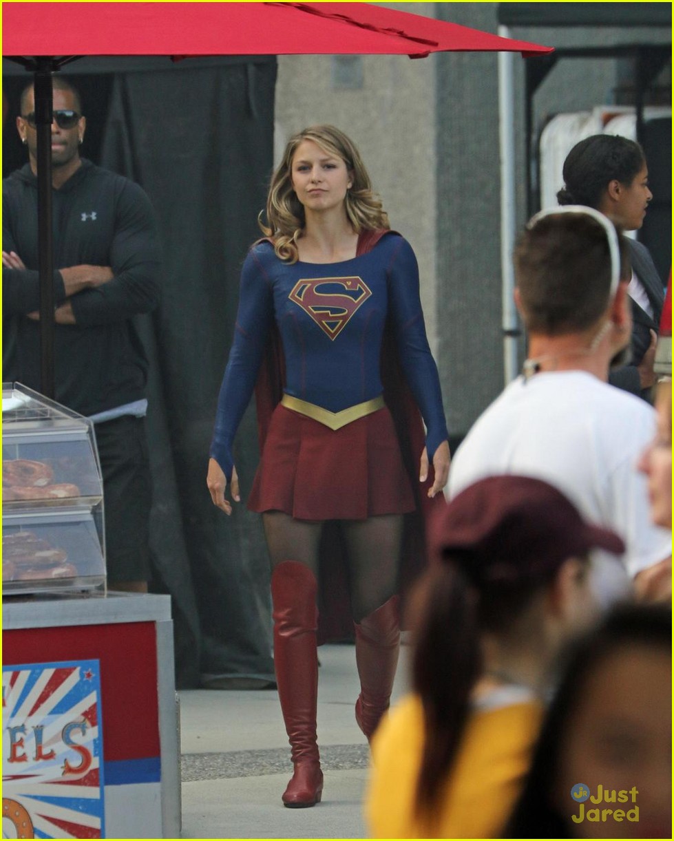 Melissa Benoist Goes Hot Tubbing in Her 'Supergirl' Suit